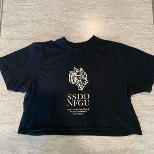 Darc Sport “Wolves” Graphic Crop Top